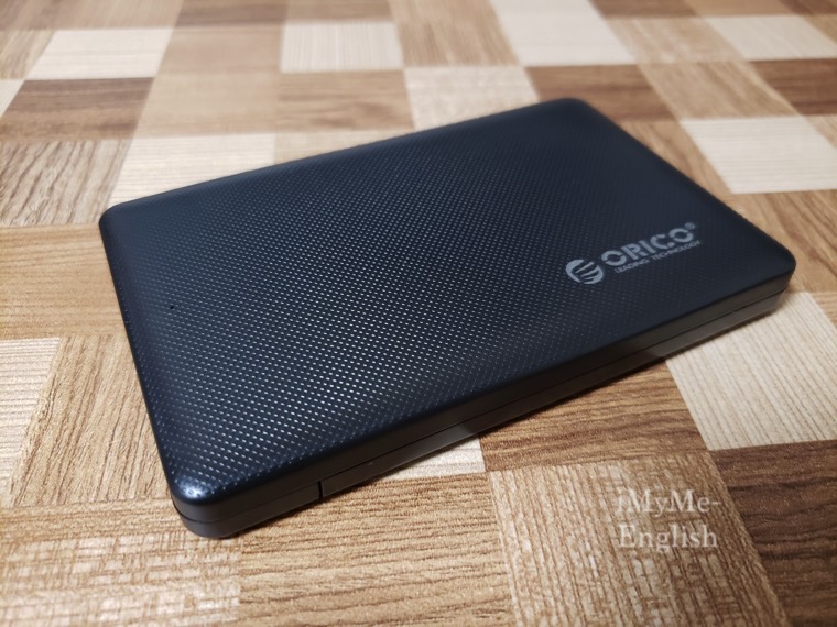 「Samsung SSD 1TB 860QVO 2.5インチ内蔵型 外付けケース付(ORICO) MZ-76Q1T0B/OC」の表紙画像。
