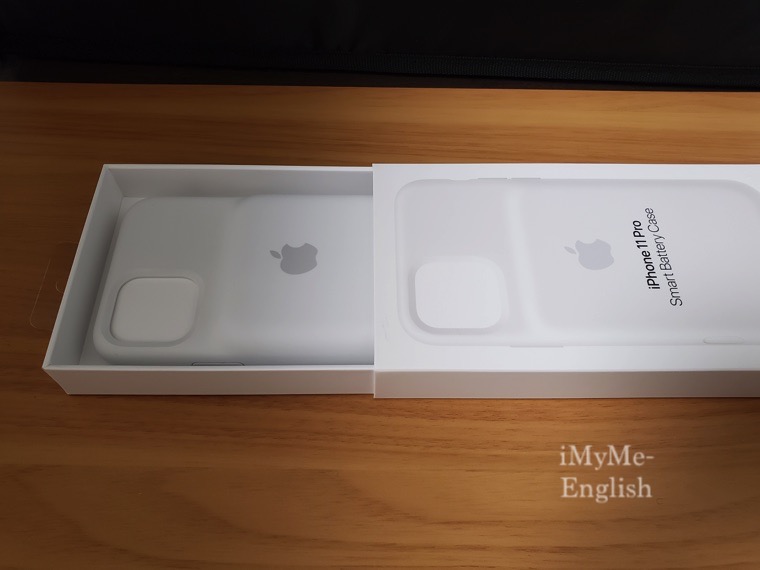 「Apple iPhone 11 Pro Smart Battery Case ホワイト」の写真